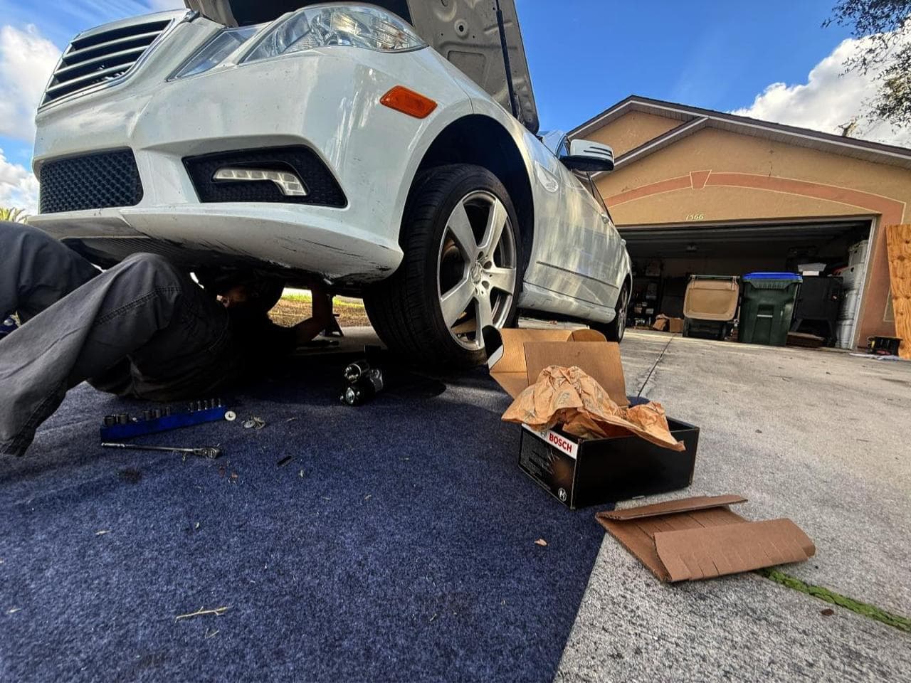 Mobile repair on Mercedes in customer driveway